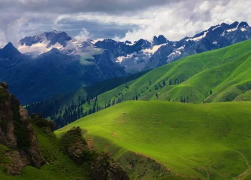 4 DAYS KUMRAT VALLEY, KALA CHASHMA, KUMRAT WATERFALL, AND BADGOI TOP TOUR